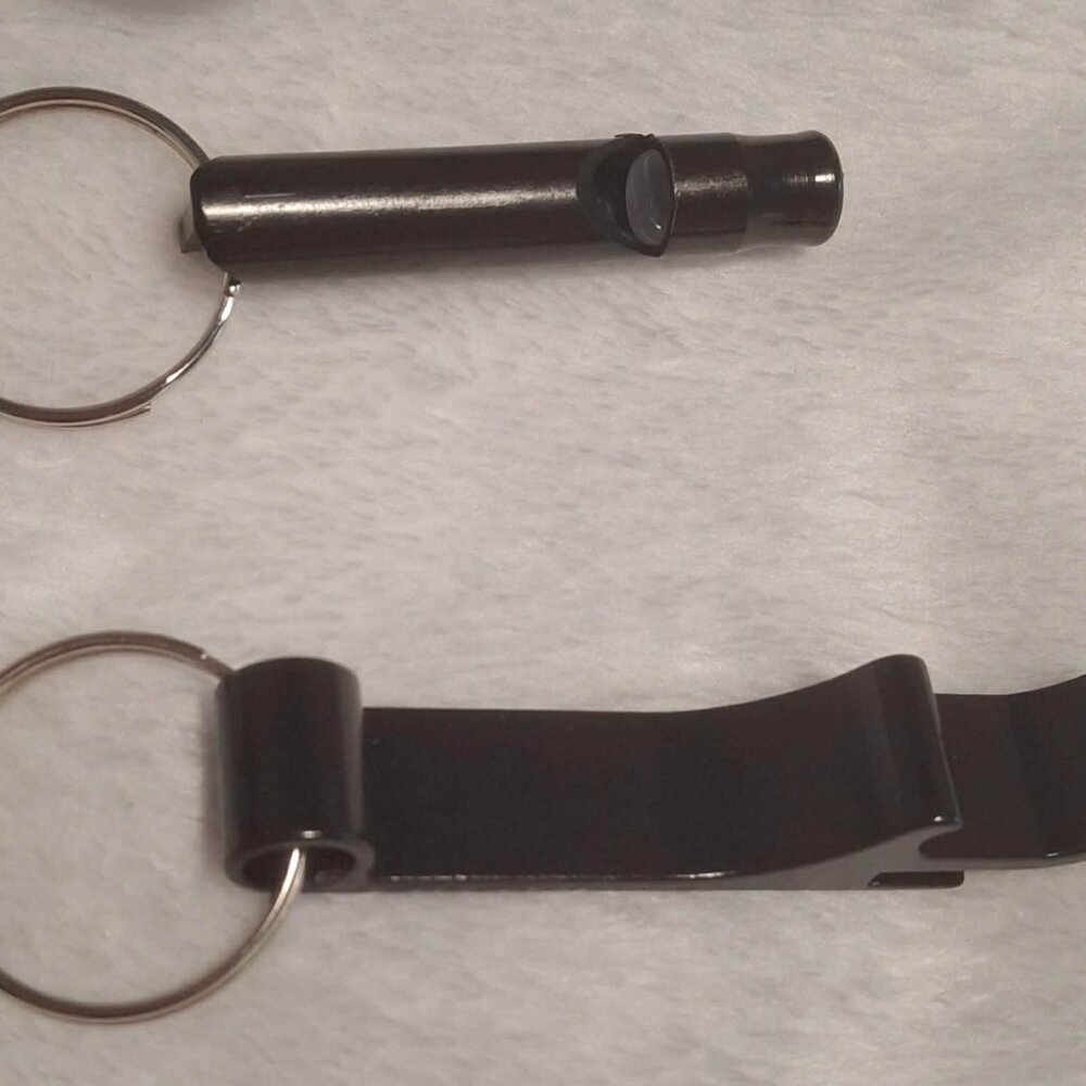 Cute Paw Print Safety Keychain - Picture 3 of 4